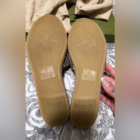 Authentic- Women Gucci Sandals Like NEW!! - Picture 6 of 6